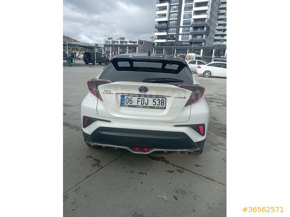 Sahibinden Toyota C-HR 1.8 Hybrid Dynamic 2017 Model