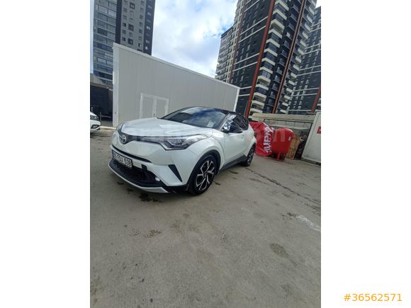 Sahibinden Toyota C-HR 1.8 Hybrid Dynamic 2017 Model