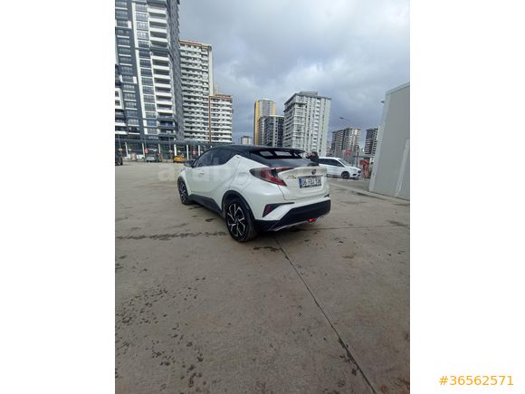 Sahibinden Toyota C-HR 1.8 Hybrid Dynamic 2017 Model