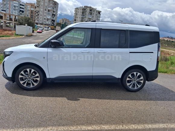 Sahibinden Ford Tourneo Courier 1.5 EcoBlue Titanium 2025 Model  10.000 km Beyaz