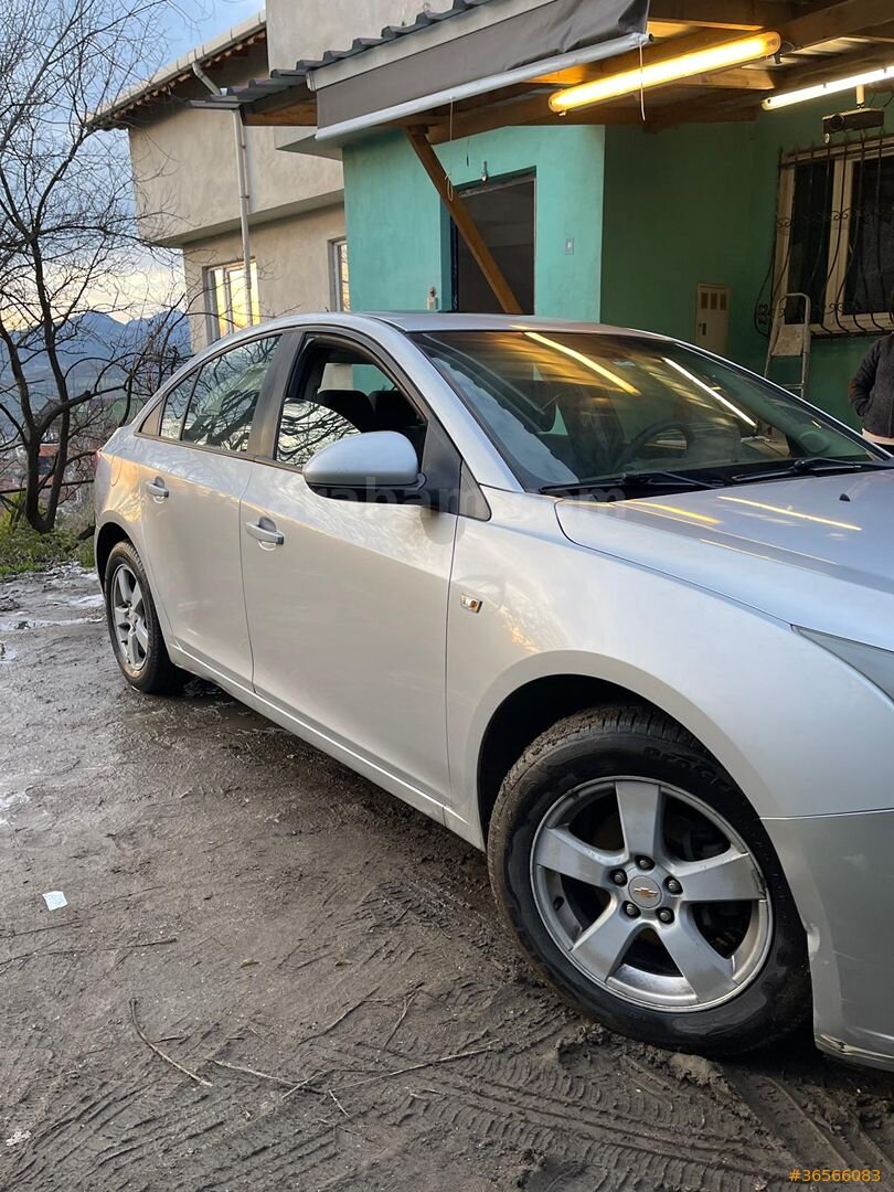 Sahibinden Chevrolet Cruze 1.6 LS 2010 Model İstanbul 152.000 km Gri 6