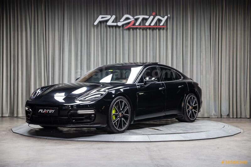 Galeriden Porsche Panamera 4S 2020 Model İstanbul 106.500 km Siyah