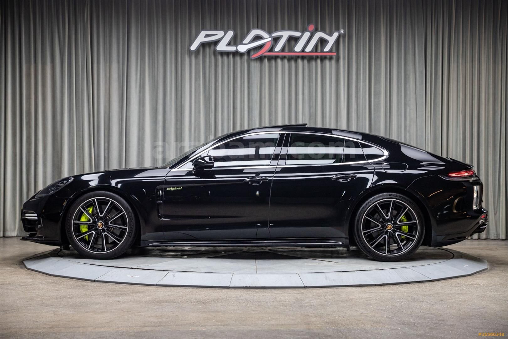 Galeriden Porsche Panamera 4S 2020 Model İstanbul 106.500 km Siyah 3