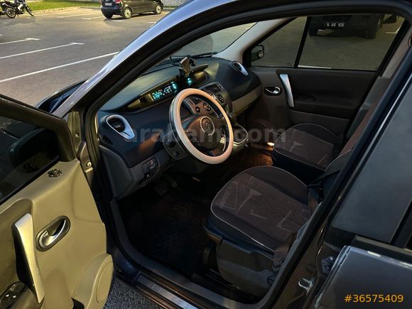 Sahibinden Renault Scenic 1.6 Dynamique 2004 Model