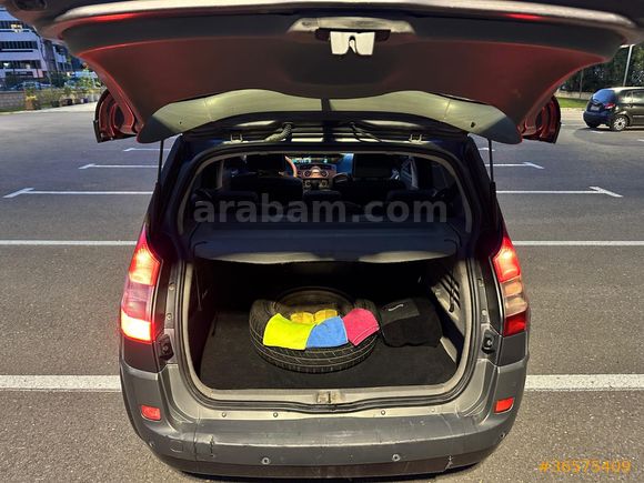 Sahibinden Renault Scenic 1.6 Dynamique 2004 Model