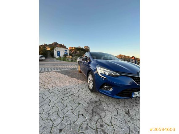 Sahibinden Renault Clio 1.0 TCe Evolution 2023 Model  64.000 km Mavi