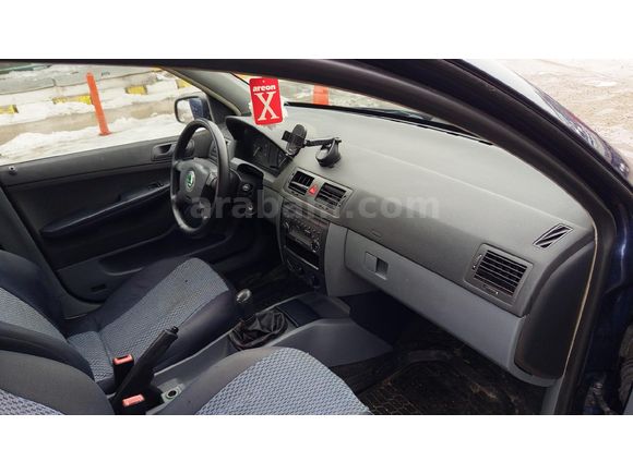KREDİ KARTINA TAKSİTLE 2004 MODEL SKODA FABİA