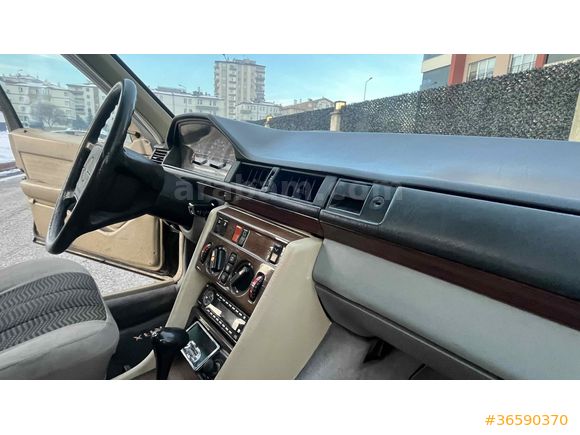 BEŞLER AUTO DAN SATILIK 200 E OTOMATİK KLİMALI SANRUFLU