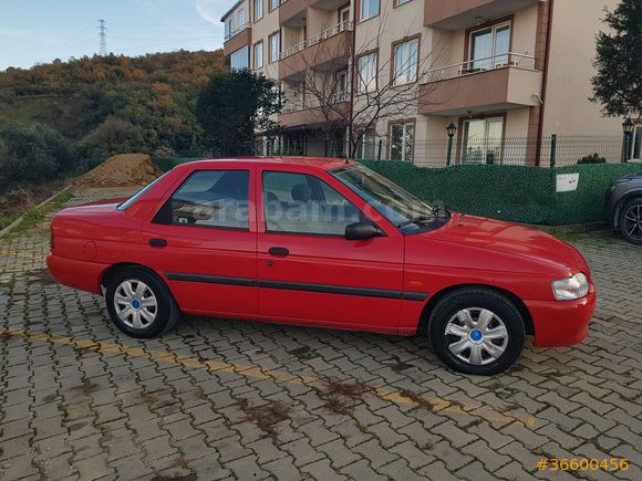 SAHİBİNDEN YENİ MUAYENELİ DÜŞÜK KM TEMİZ AİLE ARABASI FORD ESCORT