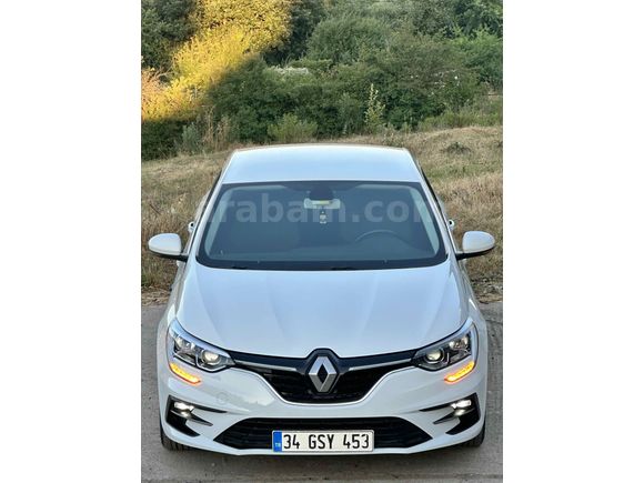 MEGAN 4 TOUCH PAKET 1.3 TCE BENZİNLİ OTOMATİK 91 bin km HATASIZ BOYASIZ 