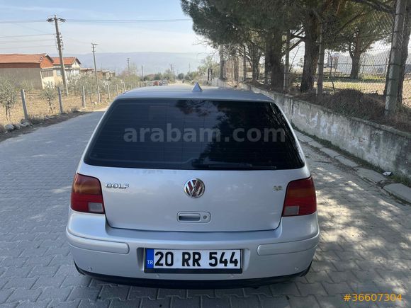  Volkswagen Golf 1.6 Comfortline  