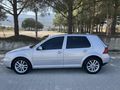  Volkswagen Golf 1.6 Comfortline  