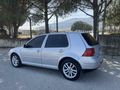  Volkswagen Golf 1.6 Comfortline  