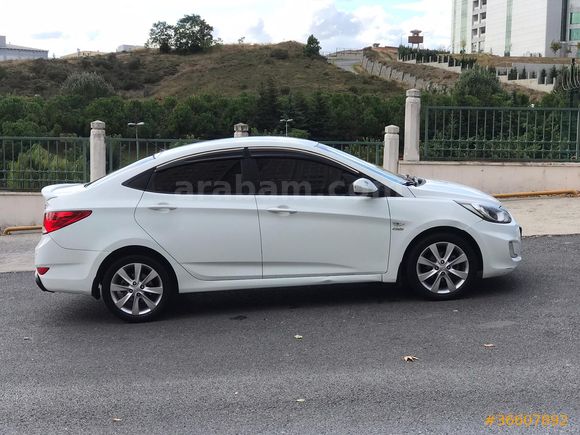 Sahibinden Hyundai Accent Blue 1.6 CRDI Mode Plus 2013 Model 