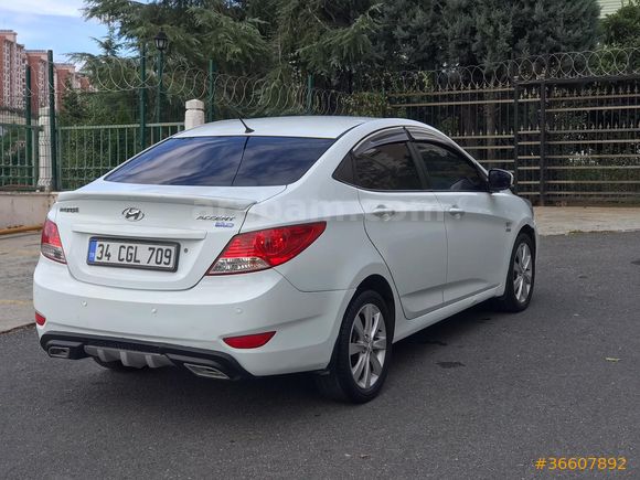 Sahibinden Hyundai Accent Blue 1.6 CRDI Mode Plus 2013 Model 