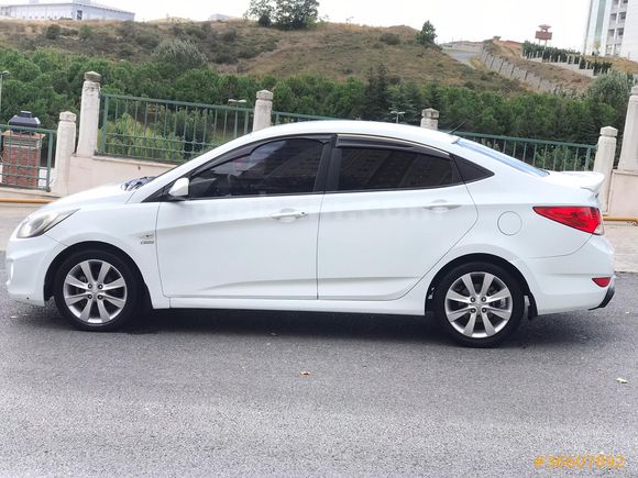 Sahibinden Hyundai Accent Blue 1.6 CRDI Mode Plus 2013 Model 