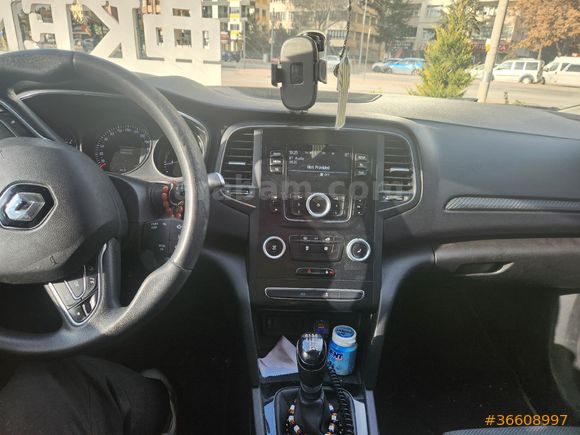 Sahibinden Renault Megane 1.3 TCe joy 2020 Model