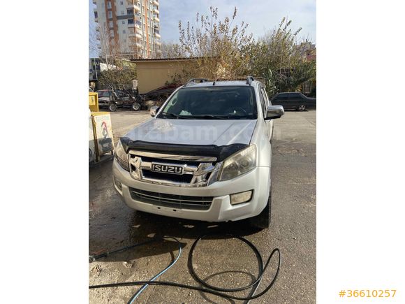 Galeriden Isuzu D-Max 2.5 4x4 LTD 2016 Model Adana