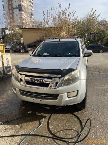 Galeriden Isuzu D-Max 2.5 4x4 LTD 2016 Model Adana