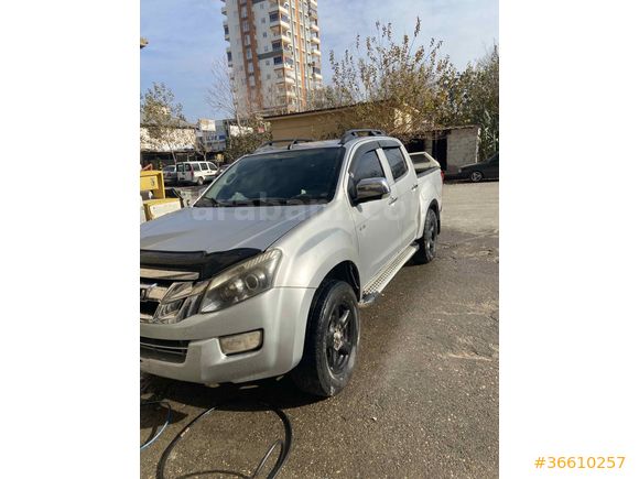Galeriden Isuzu D-Max 2.5 4x4 LTD 2016 Model Adana