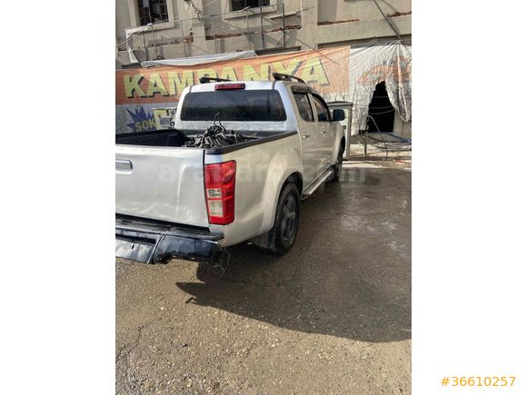 Galeriden Isuzu D-Max 2.5 4x4 LTD 2016 Model Adana