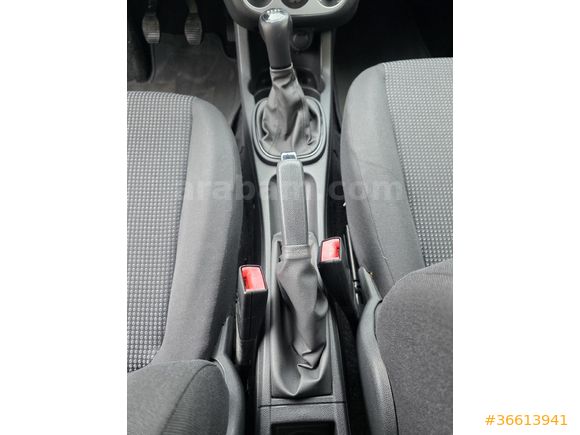 Galeriden Opel Corsa 1.2 Twinport Essentia 2012 Model İstanbul