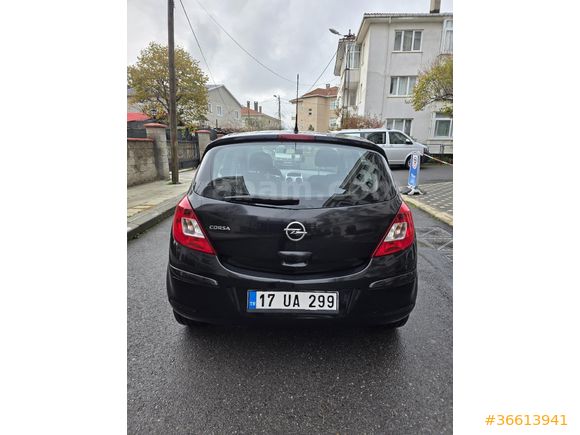 Galeriden Opel Corsa 1.2 Twinport Essentia 2012 Model İstanbul