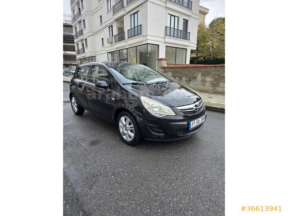 Galeriden Opel Corsa 1.2 Twinport Essentia 2012 Model İstanbul