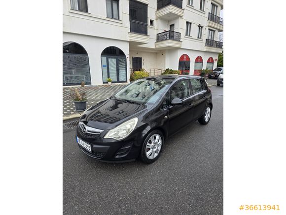 Galeriden Opel Corsa 1.2 Twinport Essentia 2012 Model İstanbul