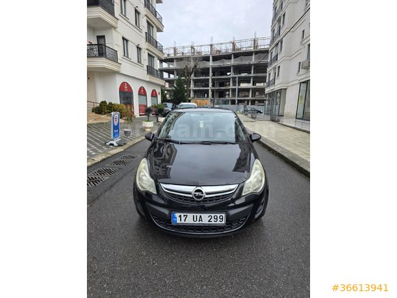 Galeriden Opel Corsa 1.2 Twinport Essentia 2012 Model İstanbul