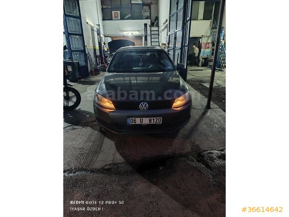 Sahibinden Volkswagen Jetta 1.6 TDi Trendline 2012 Model  198.000 km Gri (titanyum)