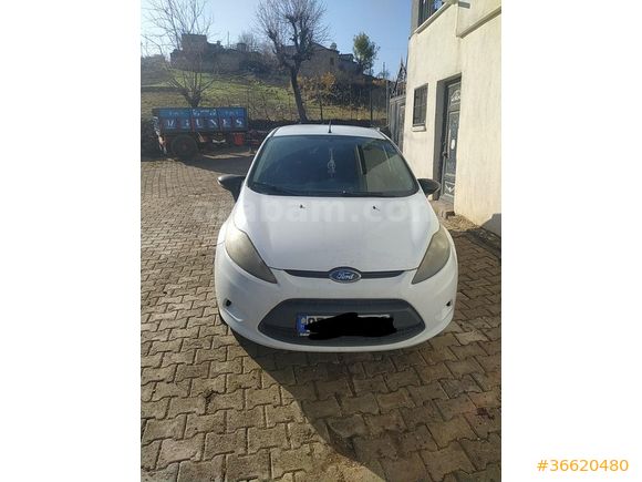 Sahibinden Ford Fiesta 1.4 TDCi Trend 2012 Model Konya 226.846 km Beyaz