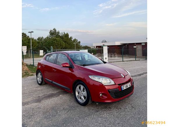 Sahibinden Renault Megane 1.5 dCi Expression 2010 Model  267.000 km Kırmızı