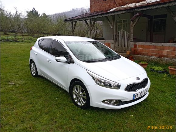 Sahibinden Kia Ceed 1.6 CRDi Concept 2012 Model