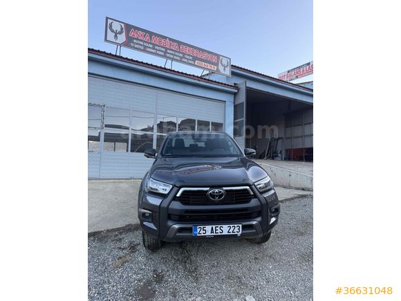 Sahibinden Toyota Hilux 2.4 D-4D 4x4 Invincible 2025 Model 