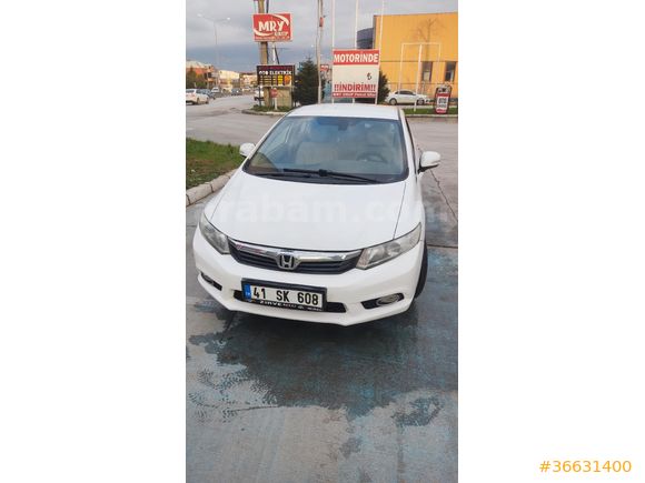 Sahibinden Honda Civic 1.6 Premium 2013 Model  271.500 km Beyaz