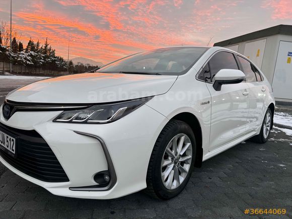 Sahibinden Toyota Corolla 1.8 Hybrid Dream 2020 vaocars özel yalıtımlı içi Bej