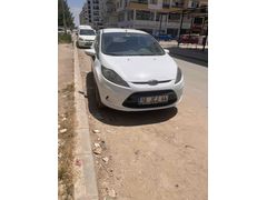 Memurdan değişensiz,   temiz Fiesta 