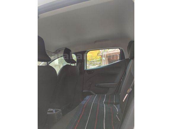 Sahibinden Renault Clio 1.0 SCe Joy 2022 Model