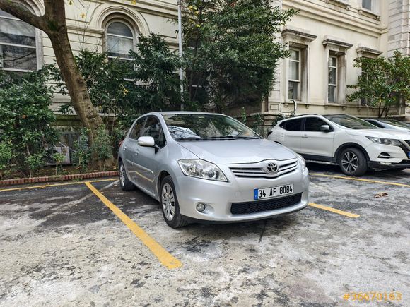 Sahibinden Toyota Auris 1.33 Comfort 2011 Model  159.000 km Gri (Gümüş)