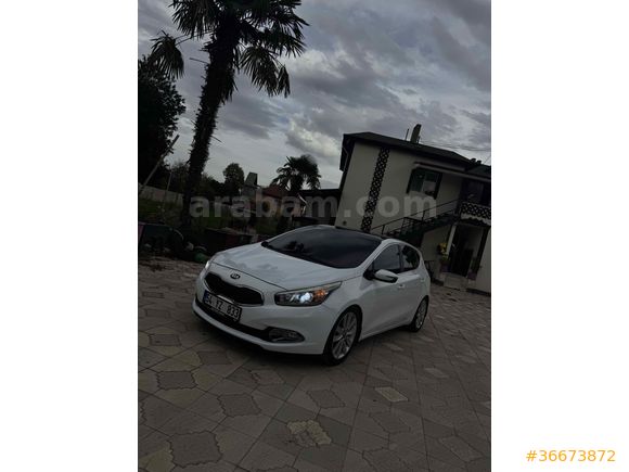 Sahibinden Kia Ceed 1.6 CRDi Concept Plus 2012 Model  242.000 km Beyaz