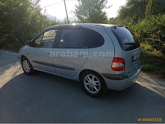 Sahibinden Renault Scenic 1.6 Dynamique 2003 Model 