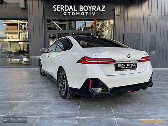 SERDAL BOYRAZ OTOMOTİV'DEN 5.20I M-SPORT HATASIZ 44000KM.