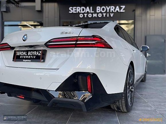 SERDAL BOYRAZ OTOMOTİV'DEN 5.20I M-SPORT HATASIZ 44000KM.