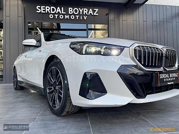 SERDAL BOYRAZ OTOMOTİV'DEN 5.20I M-SPORT HATASIZ 44000KM.