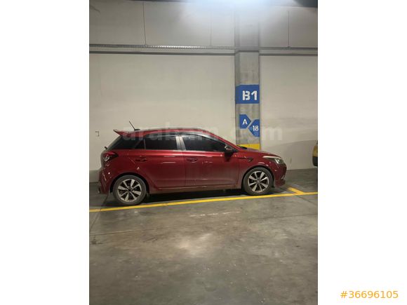 Sahibinden Hyundai i20 1.4 MPI Style 2015 Model  145.000 km Kırmızı