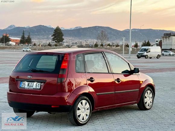 2003 MODEL FİESTA 1.4 BENZİN / LPG var