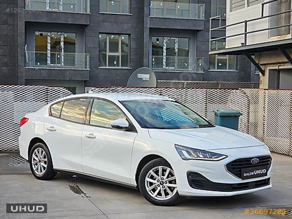 Galeri UHUD'dan Hatasız/Boyasız/Otomatik/79.800km/Sedan