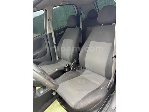ROYALDEN 2006 HATASIZ DEĞİŞENSİZ OTOMATİK CORSA 1.3CDTİ