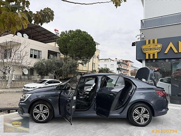 //2022 MEGANE HATASIZ 100 BİN KM 1.5 BLUEDCİ EDC//